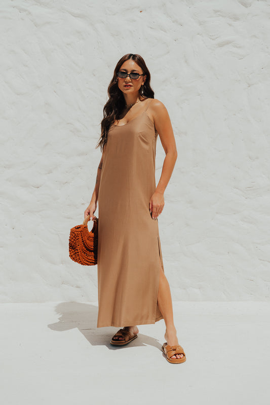 Vestido Longo Fenda Cappuccino