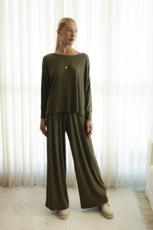 Blusa Quadrada Fenda Canelada Oliva