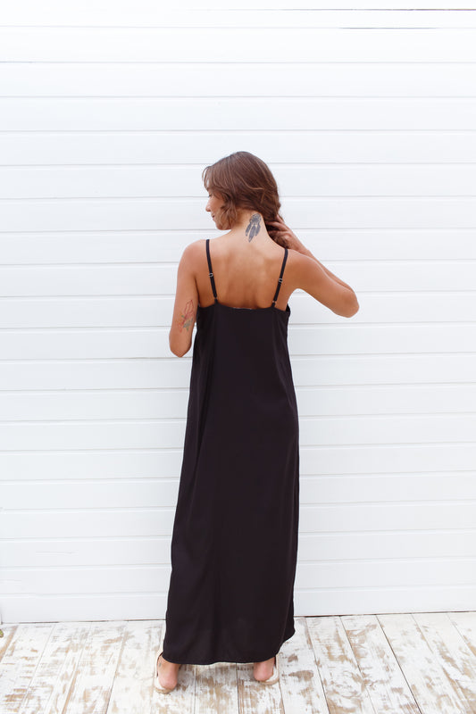 Vestido Longo Botão Preto