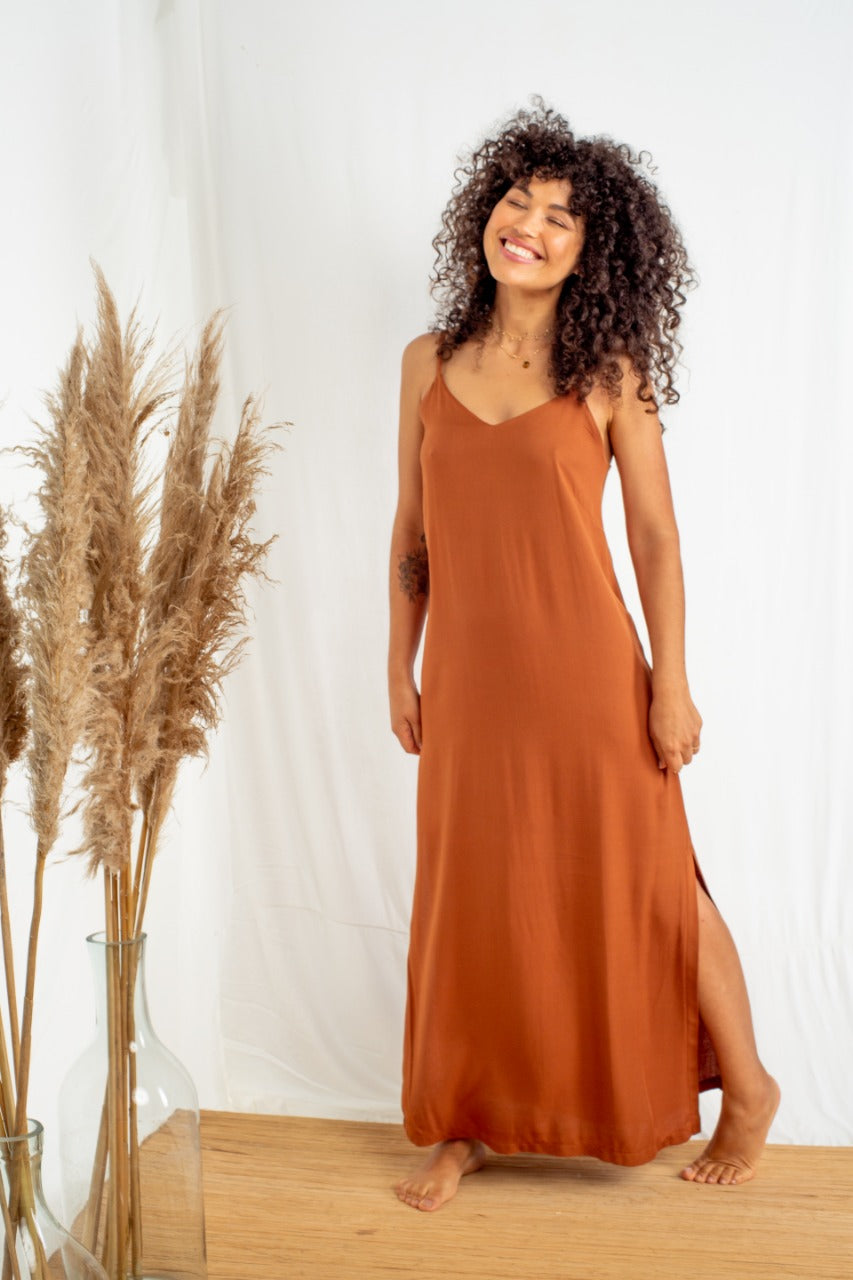 Vestido Longo Fenda Camel